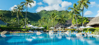 44%20-%20HMLR%20Pool-Petite%20vignette.jpg