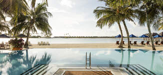 Olhuveli_SunRiseBarPool_0023-Petite%20vignette.jpg