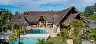 Lauriers_Restaurant%26Pool-0759-Petite%20vignette.jpg