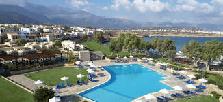05.Adults%20Pool-Grande%20vignette.jpg