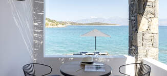 baclony%20superior%20waterfront%20bungalow-Grande%20vignette.jpg