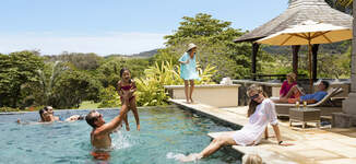 HTV-Lifestyle-4-Family-Friends-Pool-Petite%20vignette.jpg