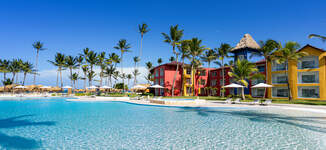 piscina%202%20%2B%20fachada%20caribe-Grande%20vignette.JPG