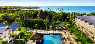 LRMDO_Premium_Pool_Aerial_01-Grande%20vignette.jpg