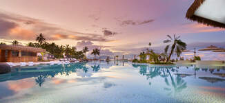 Hilton%20Hotel%20Tahiti%20-%20Pool%20sunset%20-%20HIGH%20RES-Grande.jpg