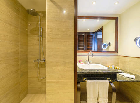 https://img.hotelissima.com/medias/35282-x1920/_.jpg