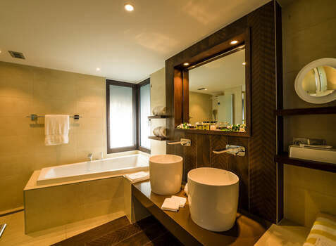 https://img.hotelissima.com/medias/35291-x1920/_.jpg