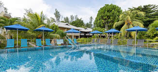 acajou_pool_%40acajoubeachresort%20%20(6)-Petite%20vignette.jpg
