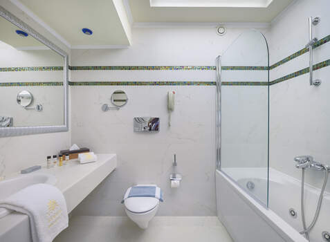 https://img.hotelissima.com/medias/36080-x1920/_.jpg