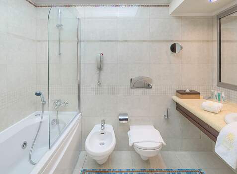 https://img.hotelissima.com/medias/36084-x1920/_.jpg