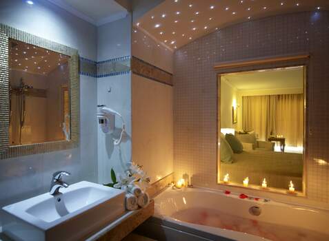 https://img.hotelissima.com/medias/36201-x1920/_.jpg