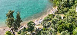 22-Z100-Kommeno-Peninsula%2C-the-Garden-of-the-gods_72dpi-Grande%20vignette.jpg