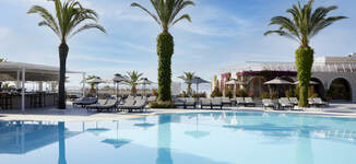 1.%20pool%20marbellacorfu21-0110-Petite%20vignette.jpg