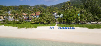 SEZTX_Kafe%20Kreol%20Beach%20Service1-Grande%20vignette.jpg
