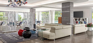 TRYP%20by%20Wyndham%20Corfu%20Dassia%20-%20Lobby-Front%20Desk%20-%201520105-Grande%20vignette.jpg