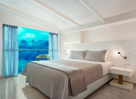 https://img.hotelissima.com/medias/37210-x1920/_.jpg