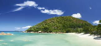 lemuria-seychelles-2016-ab-beach-panorama-07_hd-Petite%20vignette.jpg