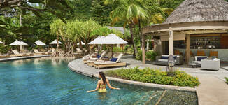 ephelia-seychelles-2017-ab-pool-lifestyle-03_hd-Petite%20vignette.jpg