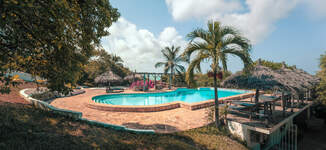 SwimPoolWide_Landscape-Petite%20vignette.jpg