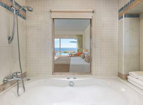 https://img.hotelissima.com/medias/40138-x1920/_.jpg