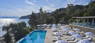 mythos_palace_pool_4-Petite%20vignette.jpg