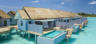 outrigger-maldives-maafushivaru-resort-water-pool-villa-exterior1-Petite%20vignette.jpg