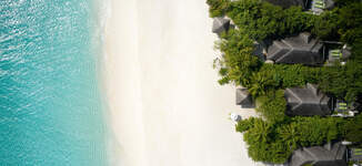 007-LU-aerial-photograph-double-room-comfort-beach-view-beach-pool-villa_98098860-1-Grande.jpg