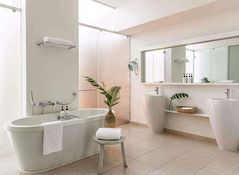 https://img.hotelissima.com/medias/42860-x1920/_.jpg
