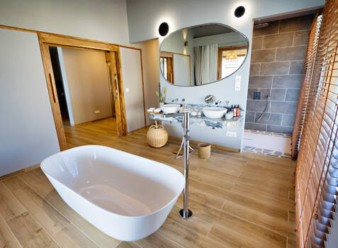 https://img.hotelissima.com/medias/43053-x1920/_.jpg