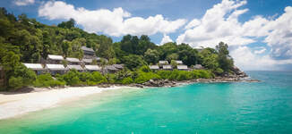 View%20of%20Chalets%20from%20the%20sea-Petite%20vignette.jpg