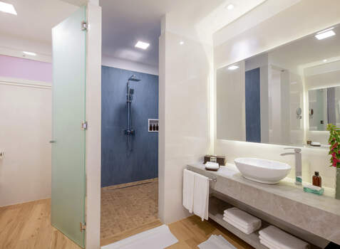 https://img.hotelissima.com/medias/44026-x1920/_.jpg