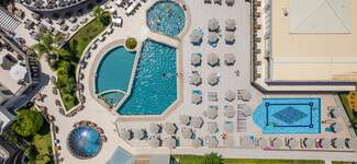 Pools-2-Petite%20vignette.jpg
