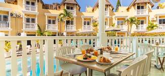 Exsel_Boutik_Hotel_Piscine_petit_dejeuner%20(1)-Petite%20vignette.jpg