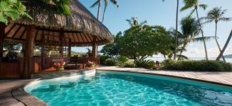 Le%20Taha'a_Manuia%20Pool%20Bar-2-Grande.jpg