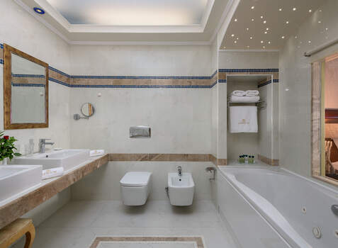 https://img.hotelissima.com/medias/44317-x1920/_.jpg