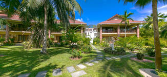 Le%20Duc%20Superior%20Rooms%20block%20%20view%20of%20the%20garden-Grande.jpg