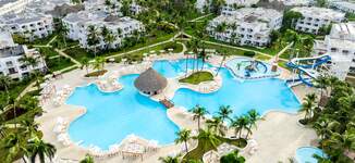 SUDLR-EXT-Aerial-Resort-Main-Pool-01-AF-Petite%20vignette.png