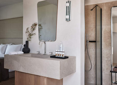 https://img.hotelissima.com/medias/45374-x1920/_.jpg