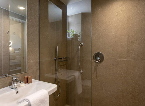 https://img.hotelissima.com/medias/45619-x1920/_.jpg