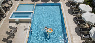 Pool%20(2)-Grande%20vignette.jpg