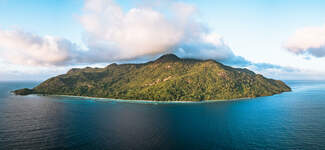 Silhouette%20Island-Grande.jpg