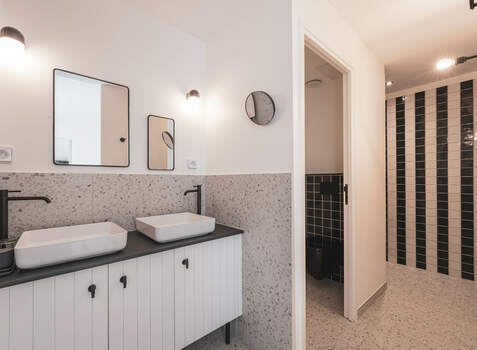 https://img.hotelissima.com/medias/46126-x1920/_.jpg