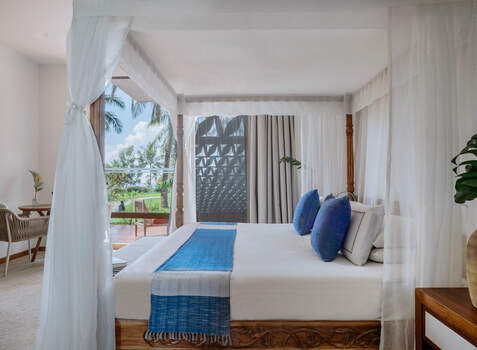https://img.hotelissima.com/medias/46300-x1920/_.jpg