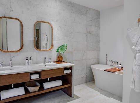 https://img.hotelissima.com/medias/46301-x1920/_.jpg
