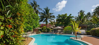 Resort%20View%20-%20Main%20Pool%20with%20Children%20Paddling%20Pool-Petite%20vignette.jpg