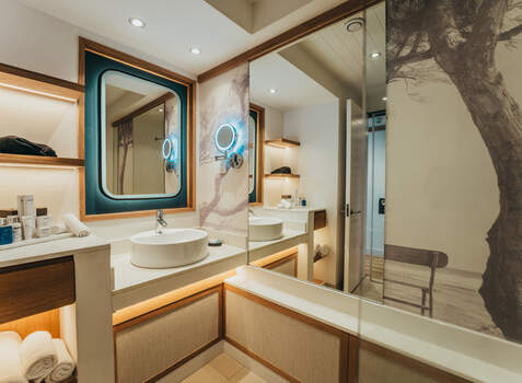 https://img.hotelissima.com/medias/46494-x1920/_.jpg