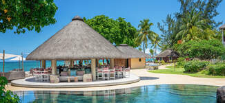 MRUHIHI_Coquillages%20Bar%20and%20Pool%20View-Grande%20vignette.jpg