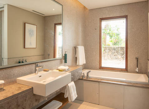 https://img.hotelissima.com/medias/46722-x1920/_.jpg