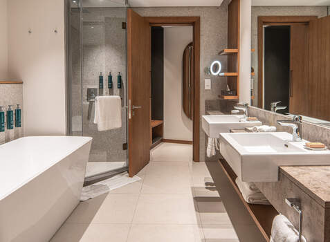 https://img.hotelissima.com/medias/46734-x1920/_.jpg