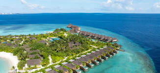 dusitd2-feydhoo-maldives-accommodation-water-front-villa-exterior-side-view-areal%20(1)-Petite%20vignette.jpg